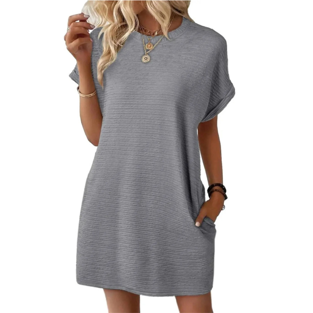 Evressa | Vestido Minimalista de Cuello Redondo Elegante