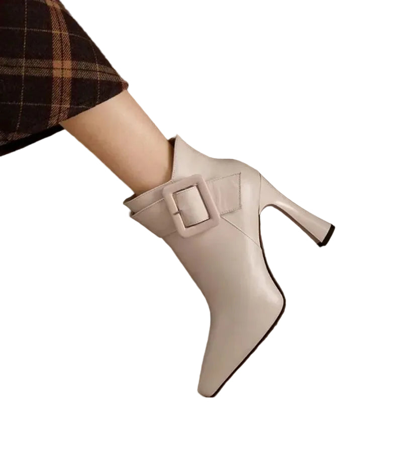 Pas de Luxe | Botines de tacón con hebilla oversized