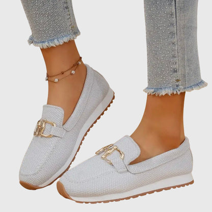 Lilou – La elegancia en cada paso ✨