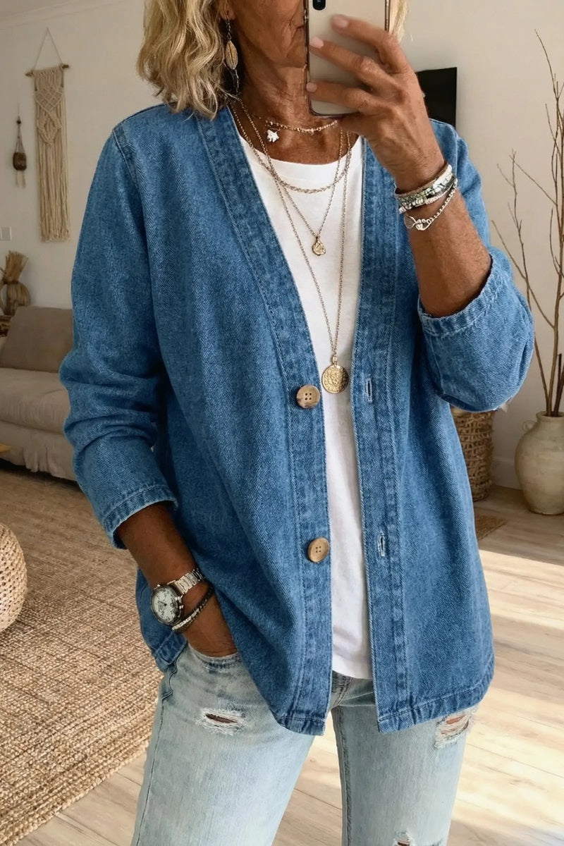 María | El cárdigan denim que eleva tu estilo diario