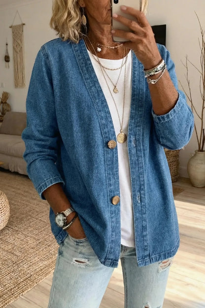 María | El cárdigan denim que eleva tu estilo diario